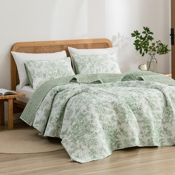 Wonderful Rose Patterned Quilted 3-Piece Bedding Set