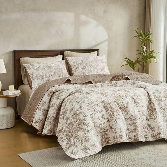 Wonderful Rose Patterned Quilted 3-Piece Bedding Set