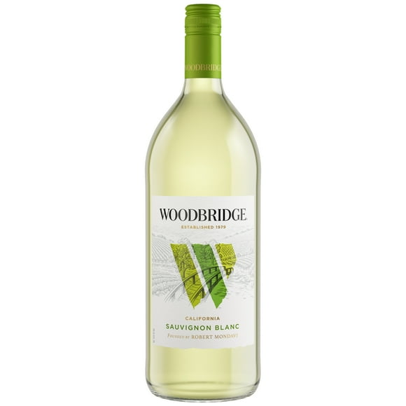 Woodbridge Sauvignon Blanc White Wine, 1.5L Bottle, 12.5% ABV