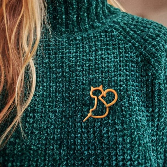 Wooden Animal Pattern Brooch Cartoon Pin for Sweater Clip Lapel Badge and Scarf Accessory Unique Animal Shape Design for Fashion Lovers