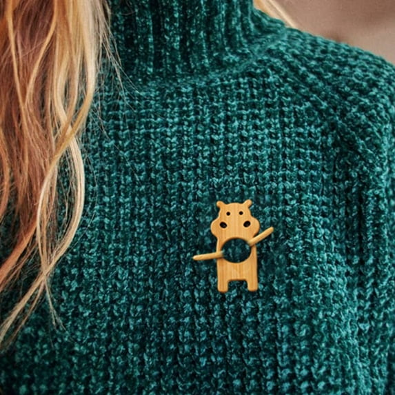 Wooden Animal Pattern Brooch Cartoon Pin for Sweater Clip Lapel Badge and Scarf Accessory Unique Animal Shape Design for Fashion Lovers