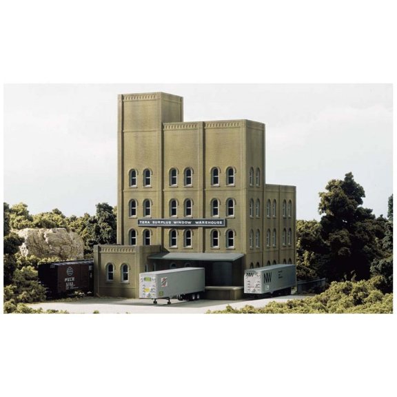 Woodland Scenics Tera Surplus Window Warehouse, HO Scale
