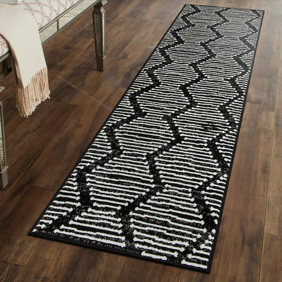 World Rug Gallery Boho Stripe Design Area Rug - BLACK 2'x7'