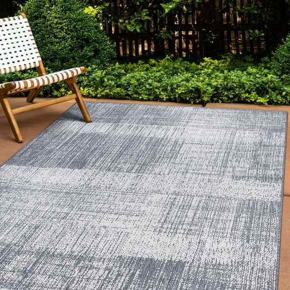 World Rug Gallery Contemporary Distressed Boxes Weather Resistant Reversible Indoor/Outdoor Area Rug - Gray 5'x7'