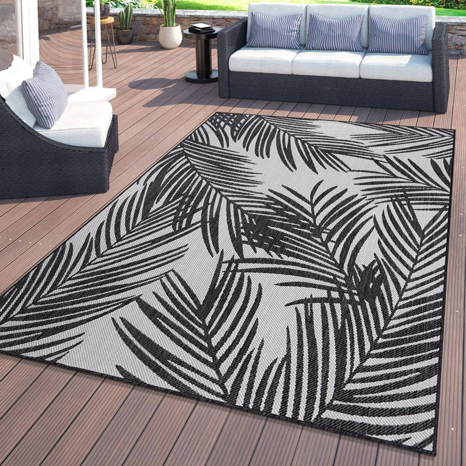 Tropical Floral Black Synthetic 5' x 7' Easy-Care Outdoor Rug