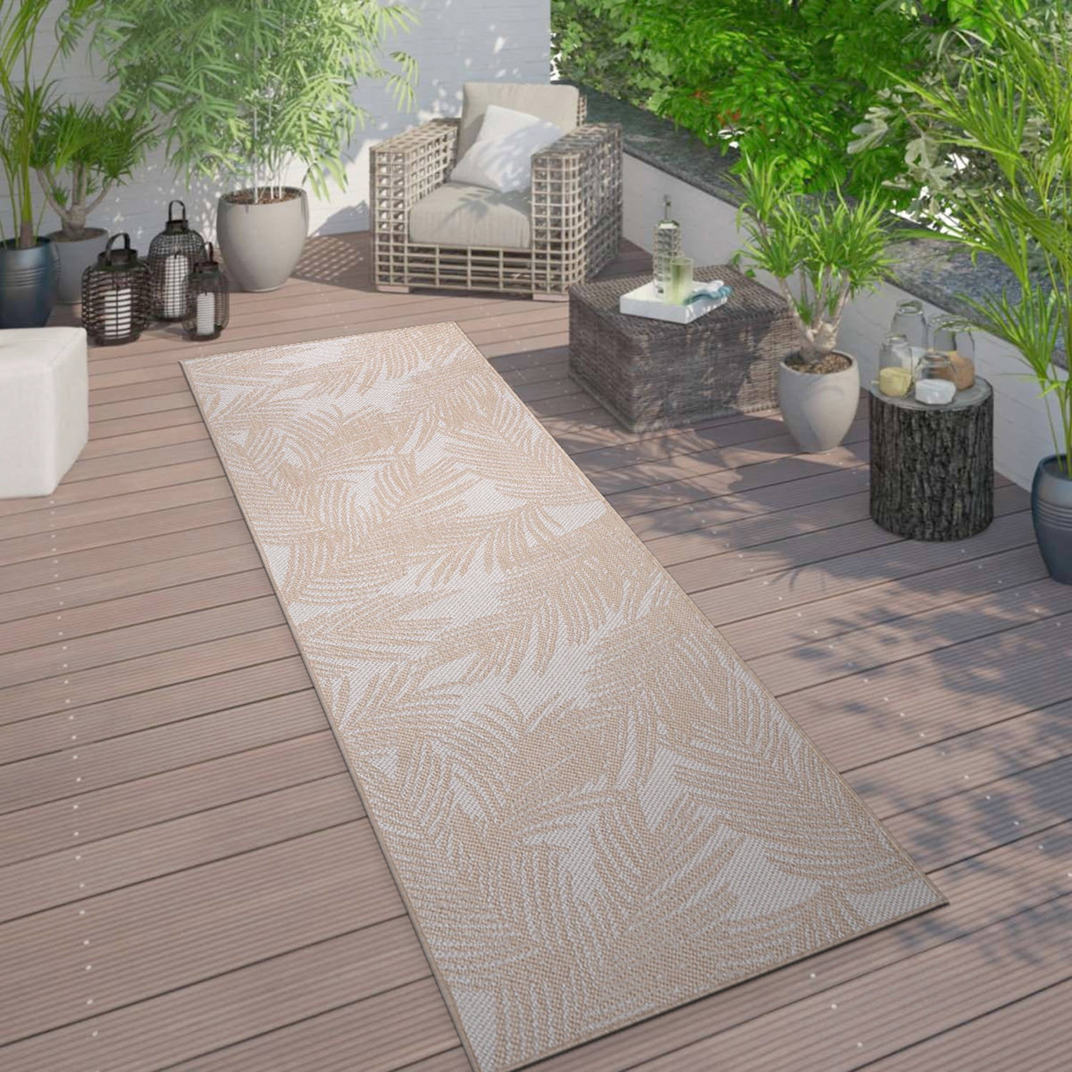 Tropical Floral Palm Distressed Flatweave 2'x7' Indoor/Outdoor Rug - Natural