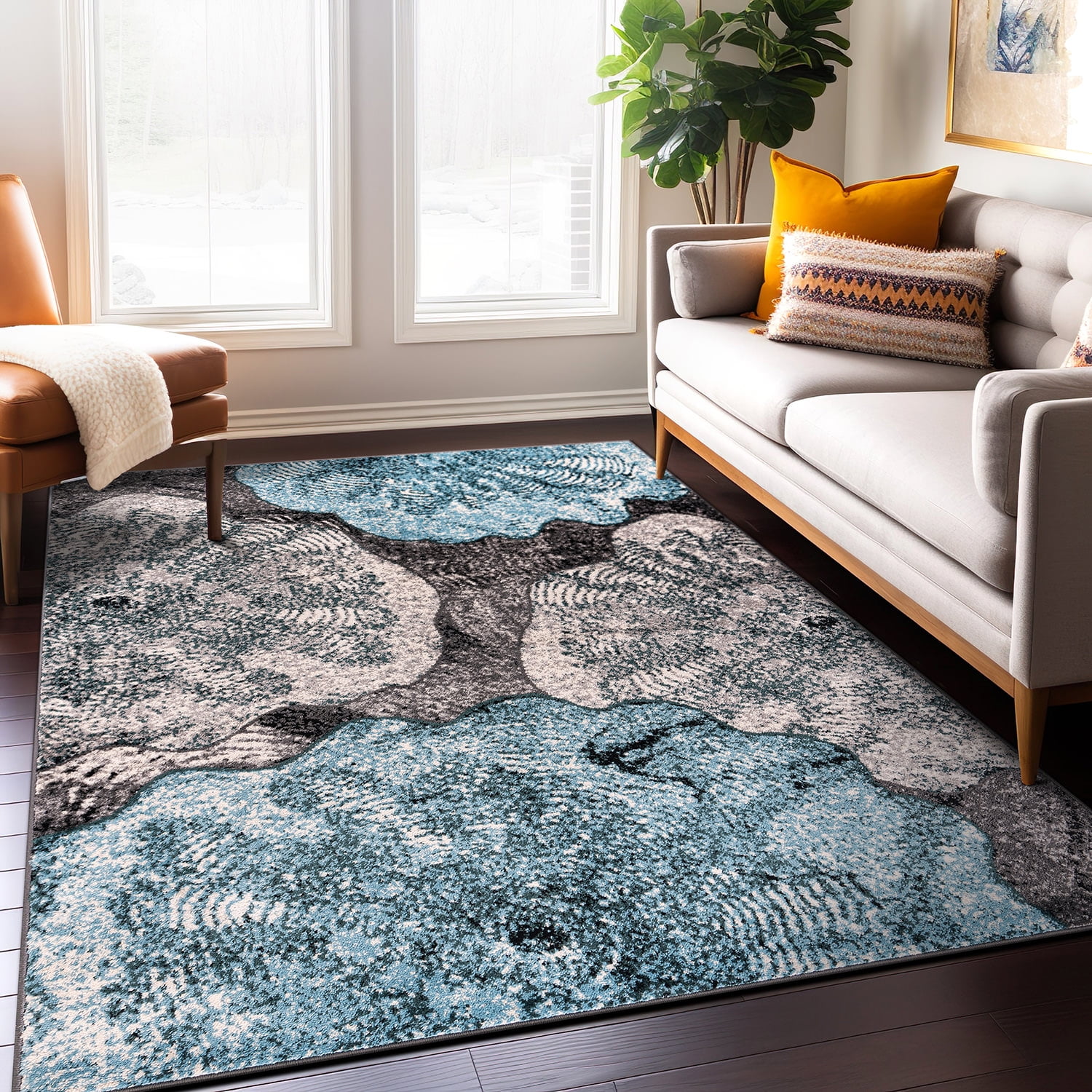 Blue and Gray Floral Synthetic 5' x 7' Area Rug