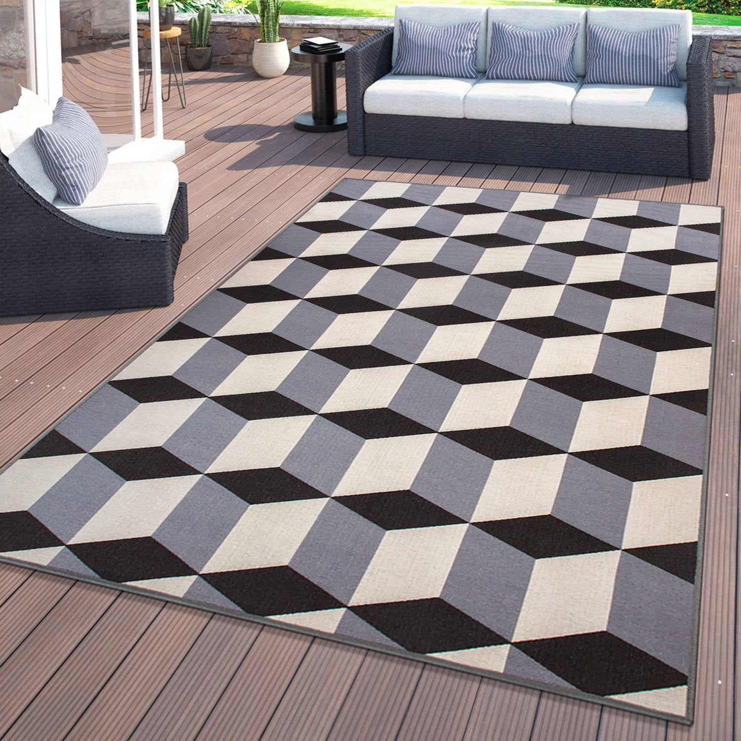 Gray Geometric Flatwoven Reversible Indoor/Outdoor Area Rug 8' x 10'