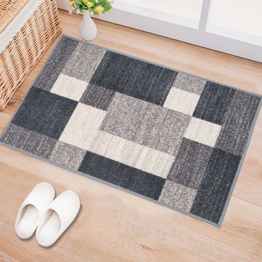 Gray Geometric Non-Slip Washable Synthetic Area Rug 20" x 30"