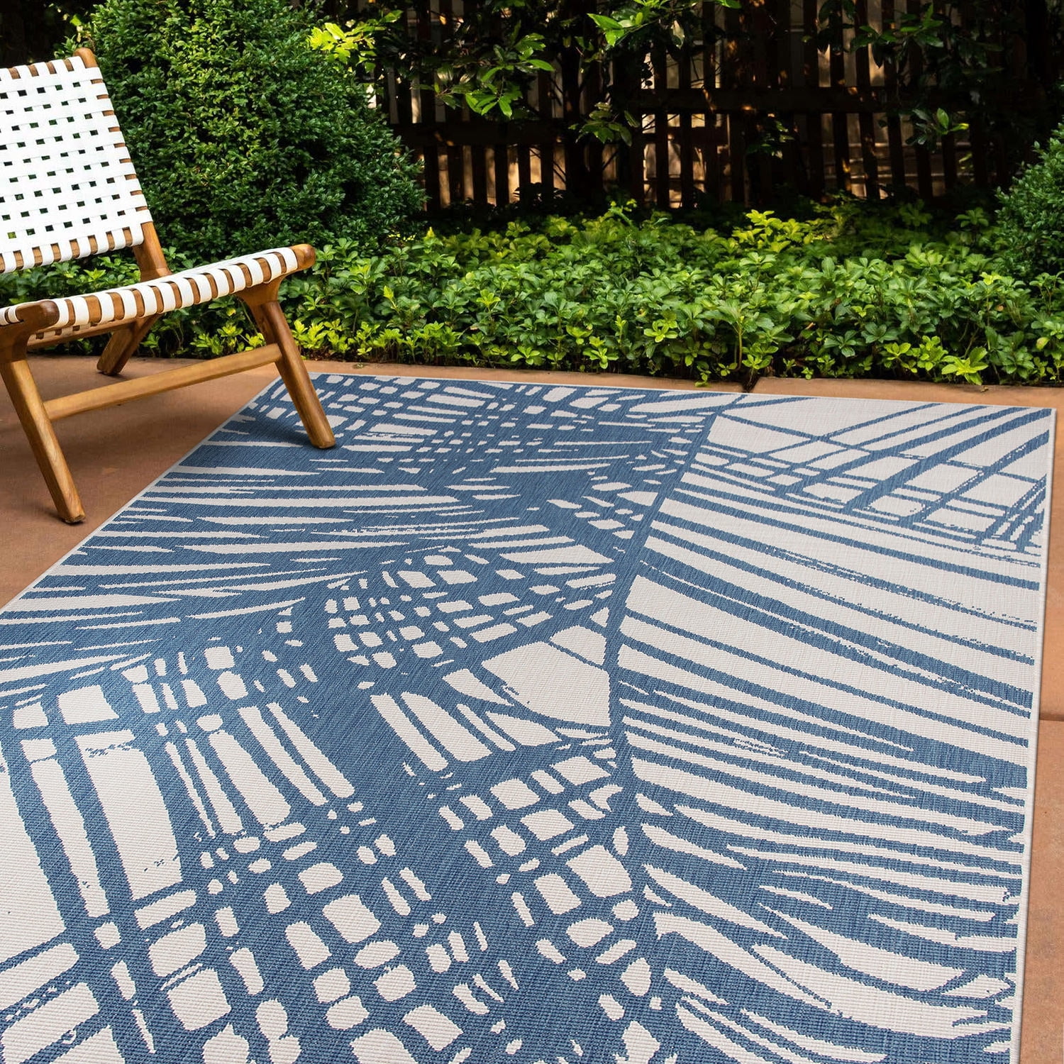 Blue and White Synthetic Rectangular 8' x 10' Reversible Area Rug