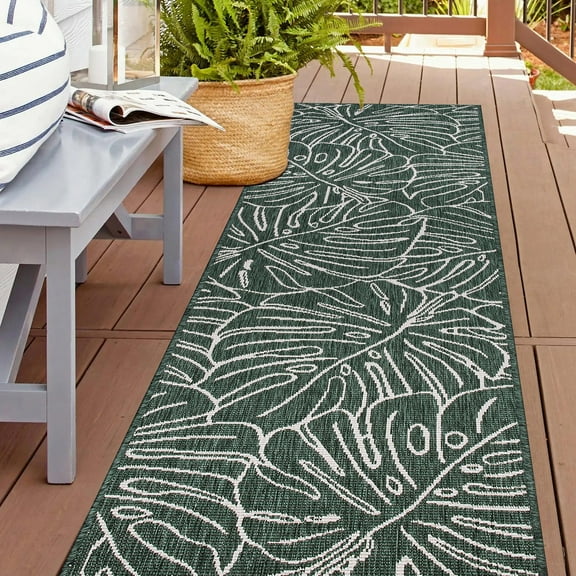 World Rug Gallery Contemporary Tropical Leaves Weather Resistant Reversible Indoor/Outdoor Area Rug - Green 2'x7'