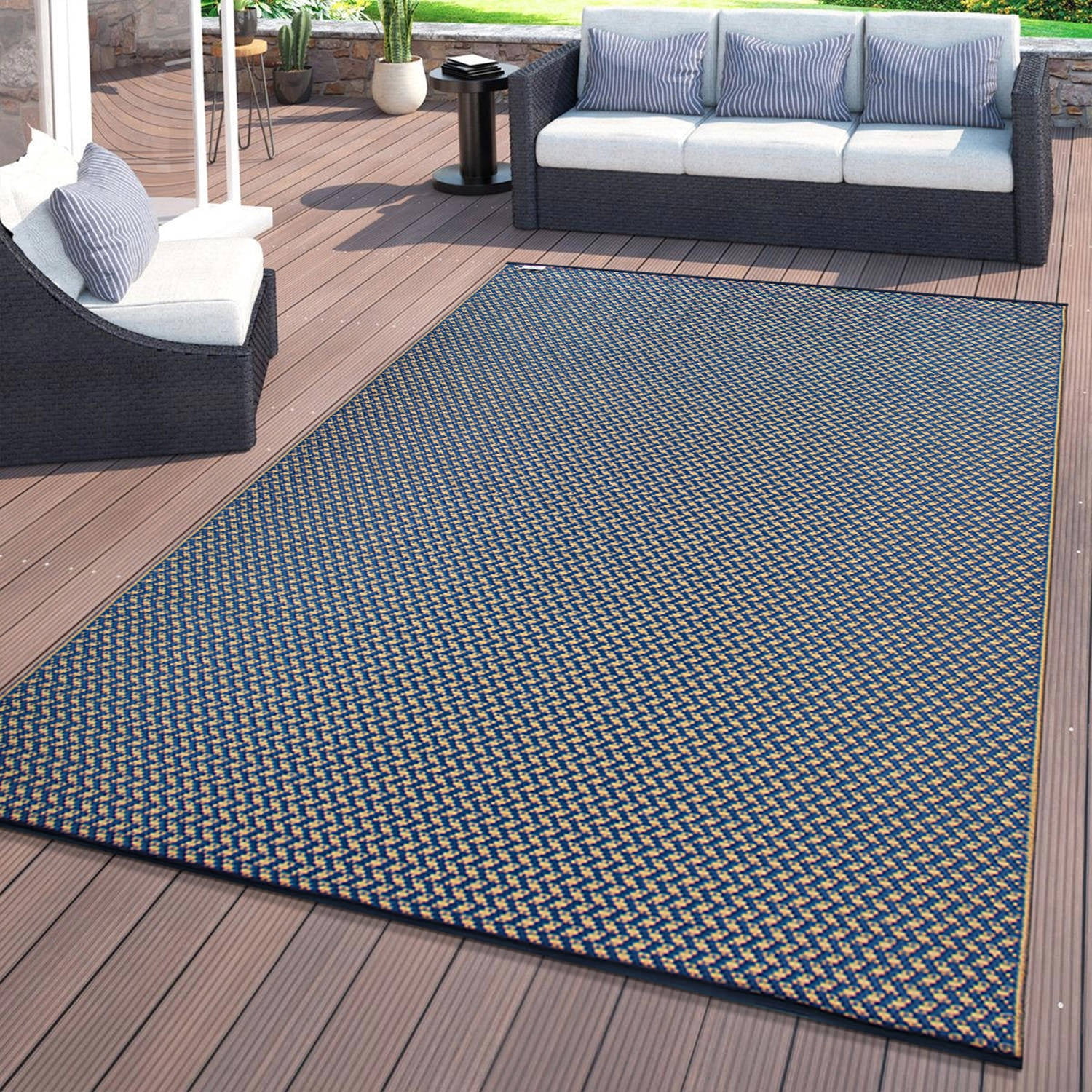 Blue Rectangular Reversible Synthetic Indoor/Outdoor Rug 5' x 7'