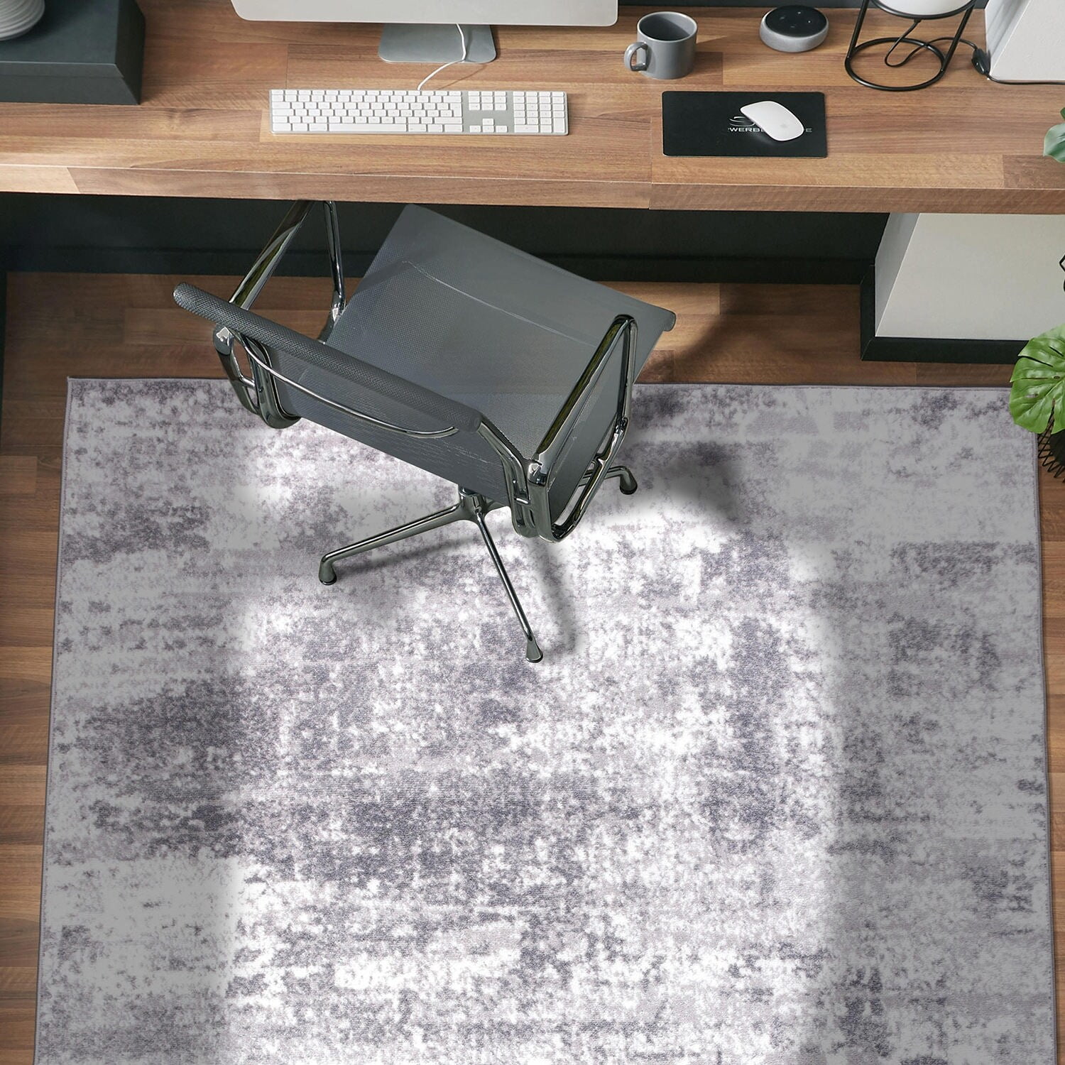 Gray Abstract 5' x 7' Stain-Resistant Synthetic Area Rug