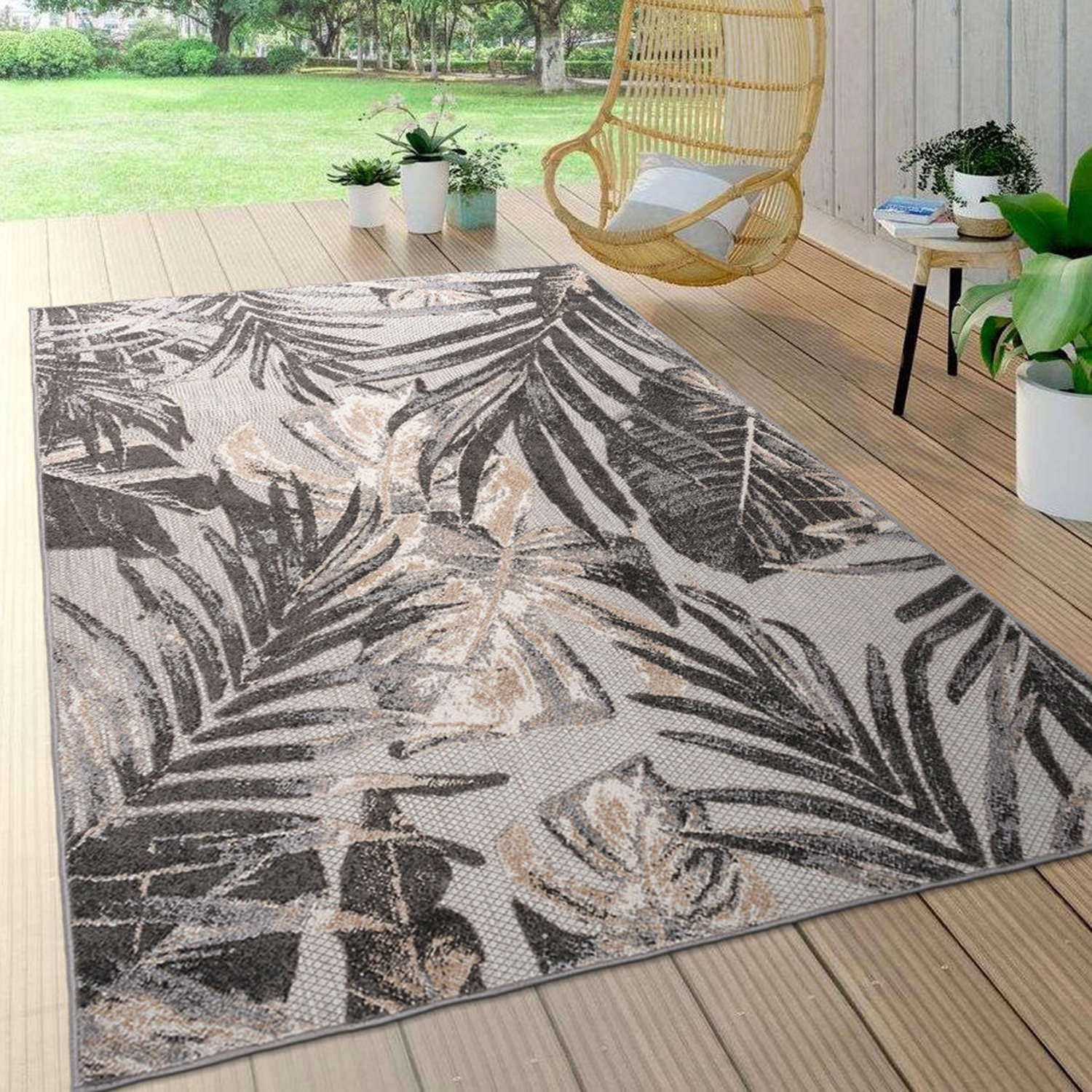 Gray Floral Synthetic 5' x 7' Reversible Area Rug