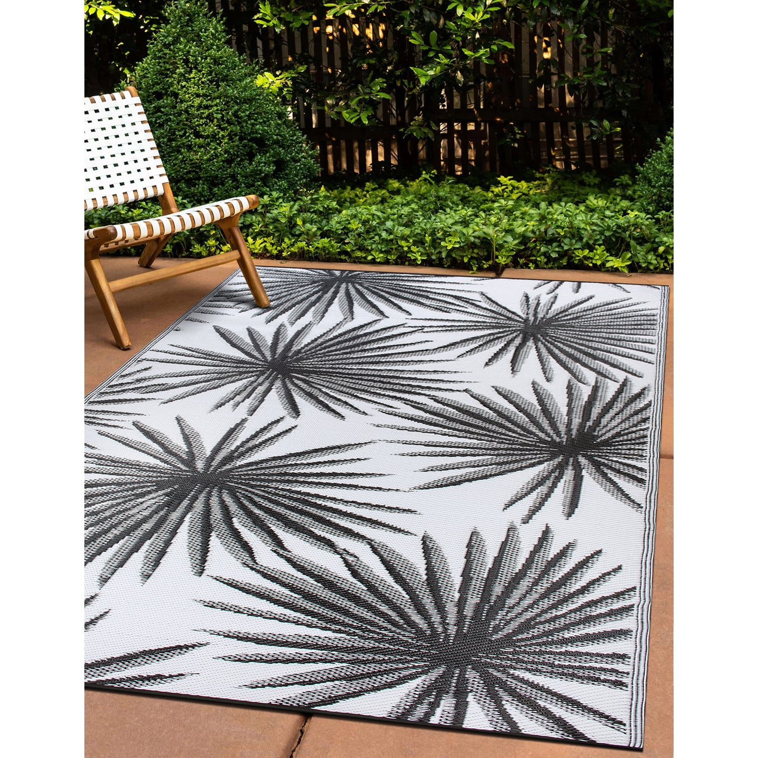 World Rug Gallery Floral Tropical Reversible Recycled Plastic Outdoor Picnic Mat, Camping Rug, RV Rug - BLACK 5'x7'