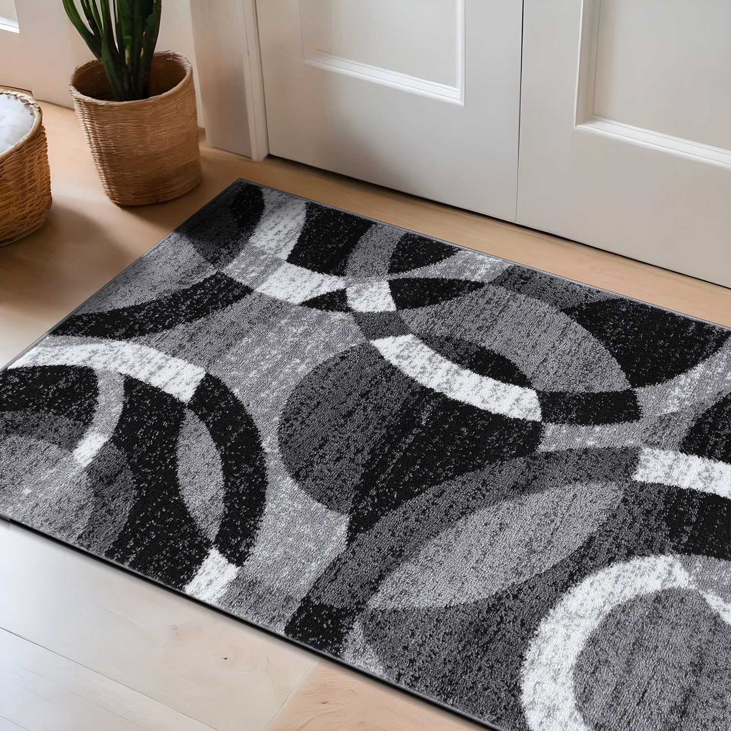 Gray Geometric Circles Synthetic Area Rug 2'7" x 4'