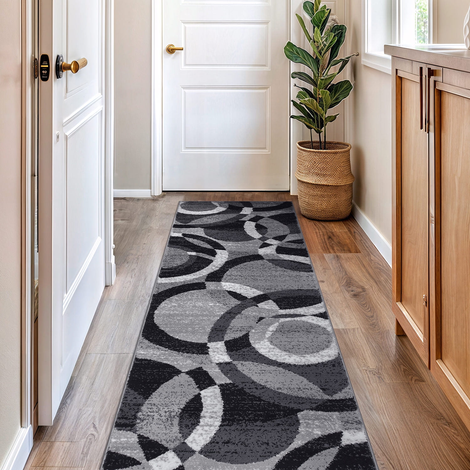 Gray Geometric Circles Stain-Resistant Runner Rug 2'7" x 8'