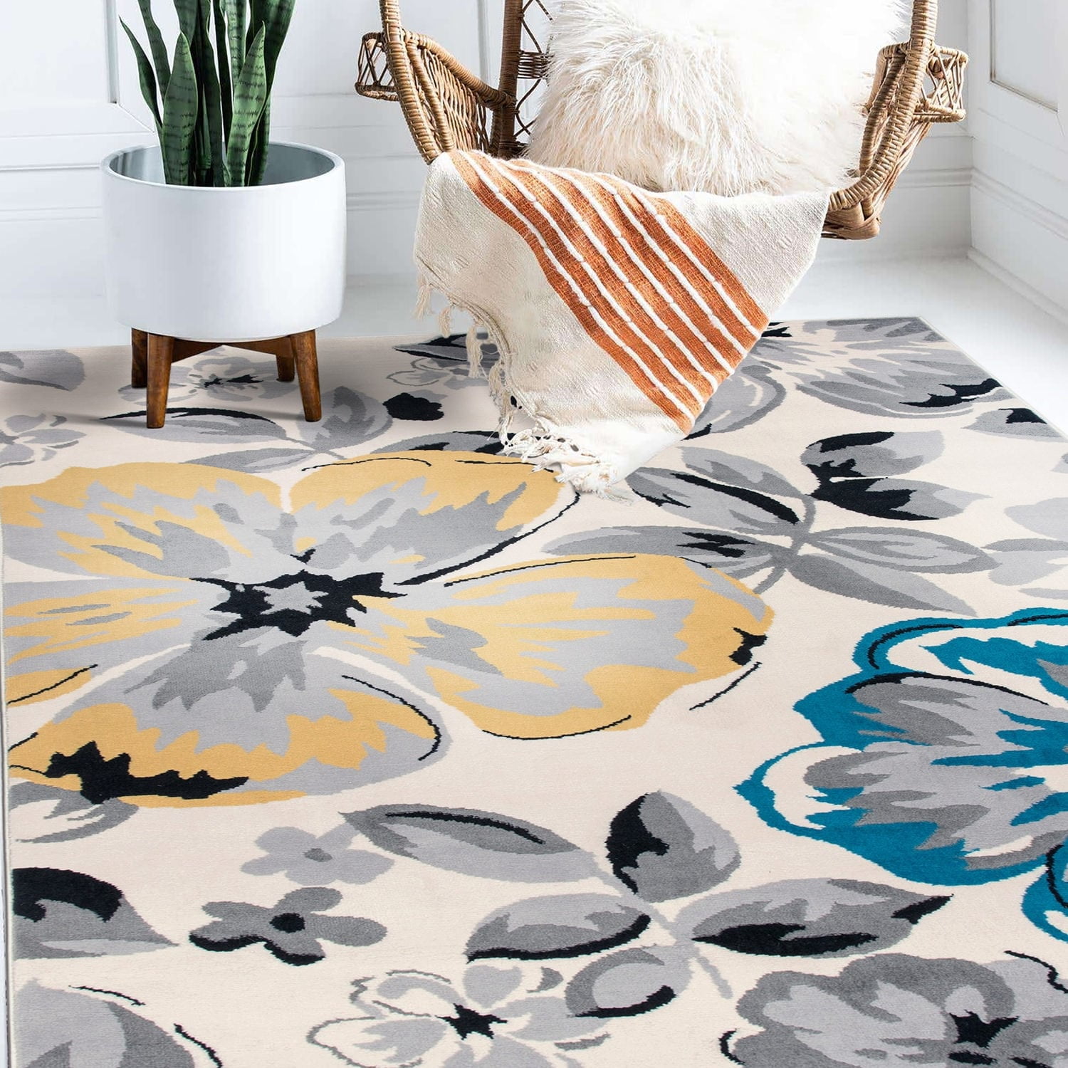 Cream and Gray Floral Synthetic 8' x 10' Area Rug