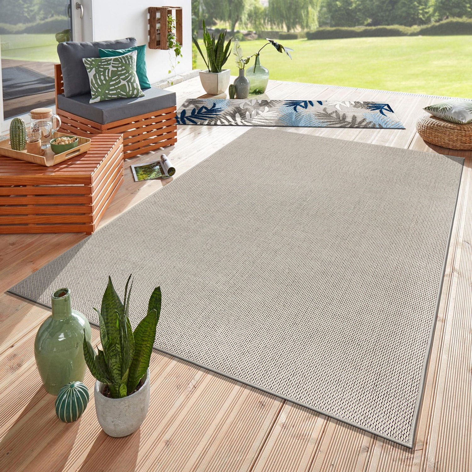 Ivory 5' x 7' Synthetic Flat Woven Reversible Rug