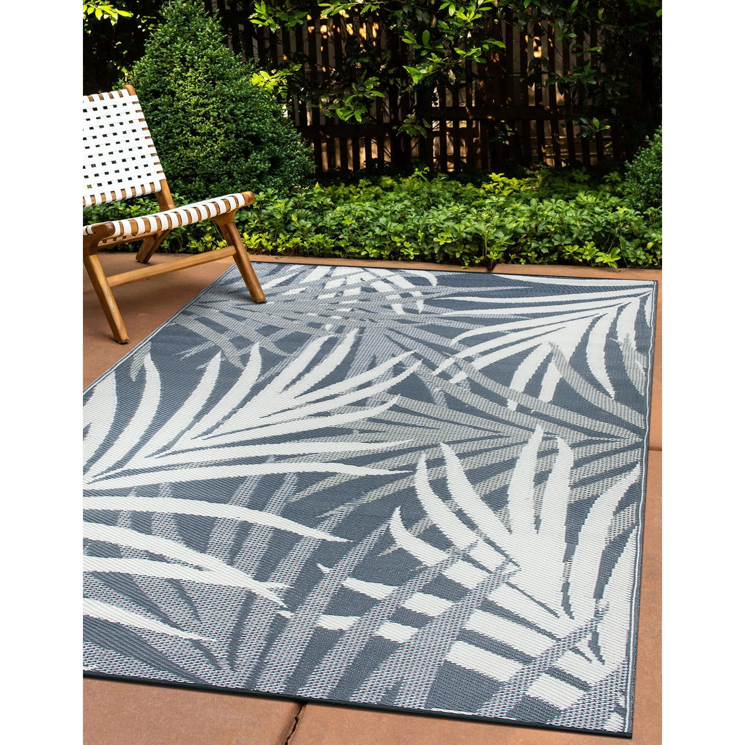 World Rug Gallery Toprical Leaves Coastal Reversible Recycled Plastic ...