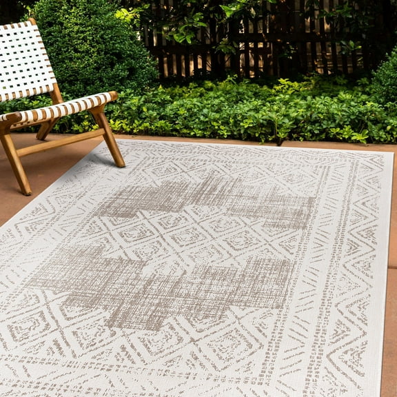 World Rug Gallery Transitional Bohemian Weather Resistant Reversible Indoor/Outdoor Area Rug - Beige 7'10"x10'