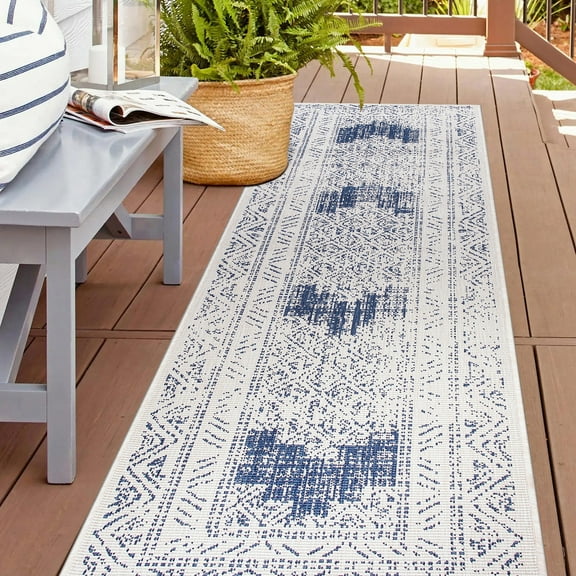World Rug Gallery Transitional Bohemian Weather Resistant Reversible Indoor/Outdoor Area Rug - Blue 2'x7'