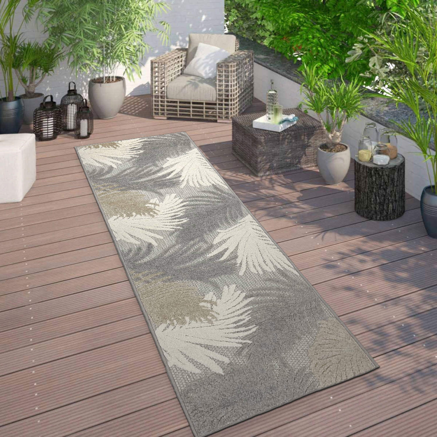 Tropical Floral Gray Synthetic 2'x7' Indoor/Outdoor Runner Rug