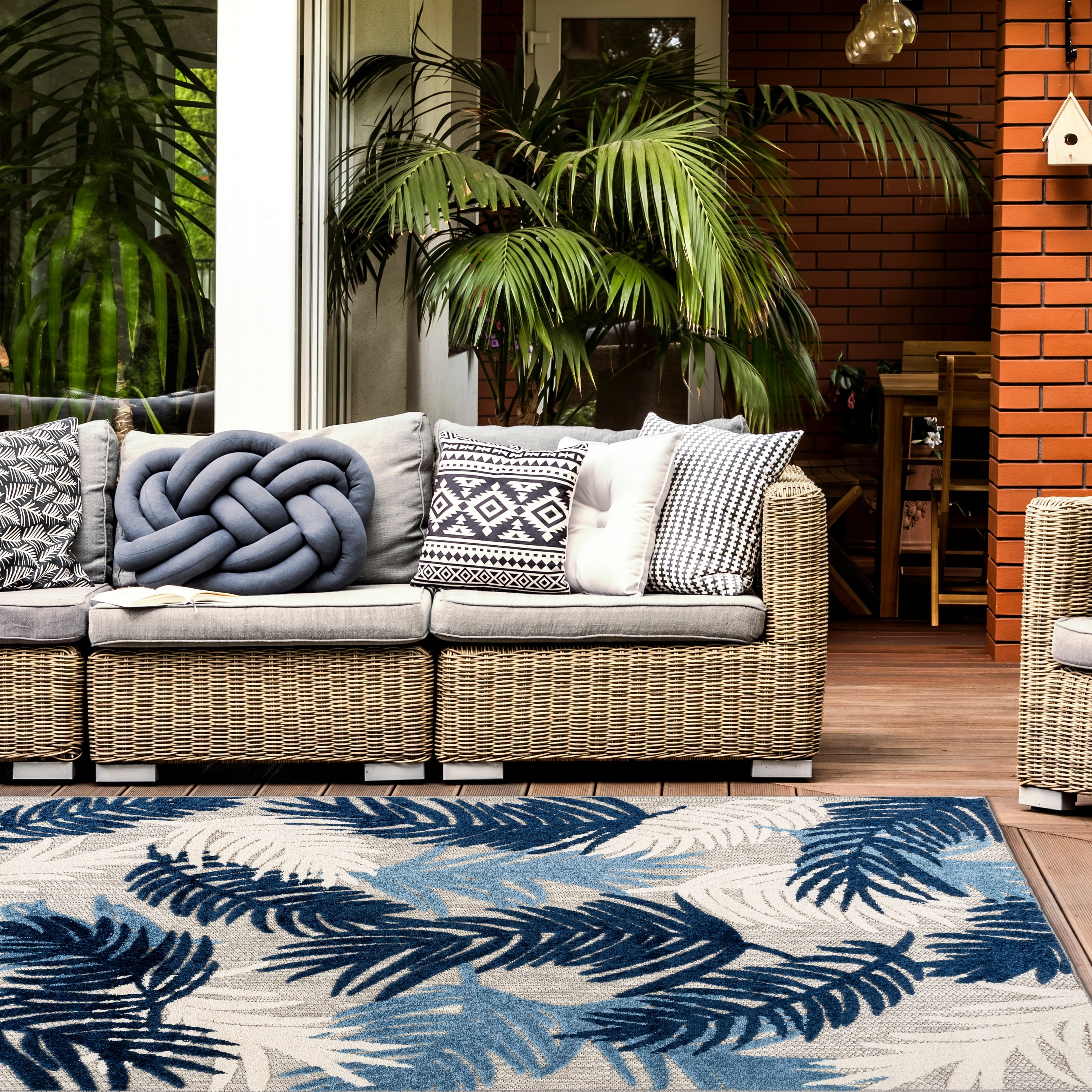 Navy Floral Synthetic Flat Woven Reversible 6' x 9' Rug