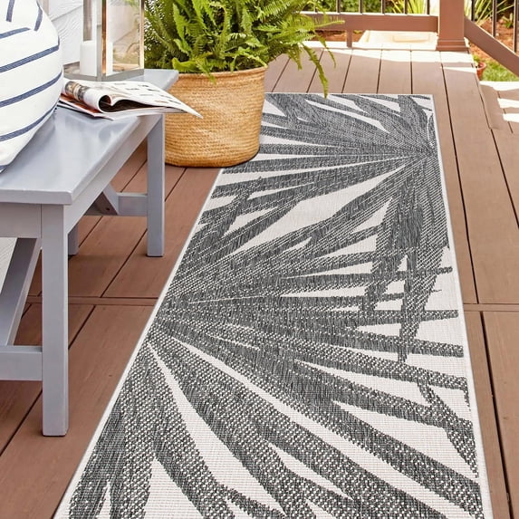 World Rug Gallery Tropical Leaves Nature Inspired Reversible Indoor/Outdoor Area Rug - Gray 2'x7'