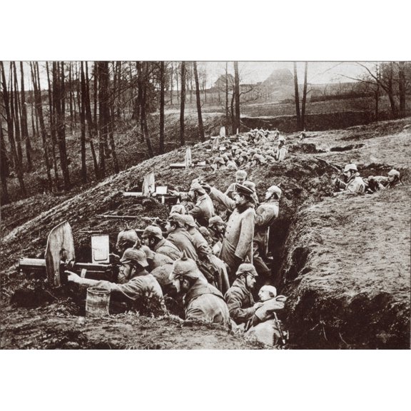 World War 1. German Machine Guns In A Trench Near Darkehmen In East Prussia. A Wounded Soldier Receives Medical Attention. Possibly During Either The 1914 Or 1916 Russian Invasion Of East Prussia.