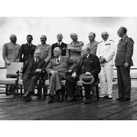 World War Ii. Seated History (24 x 18)
