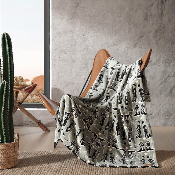 Wrangler Knockin Boots Green 50" X 60" Throw Blanket