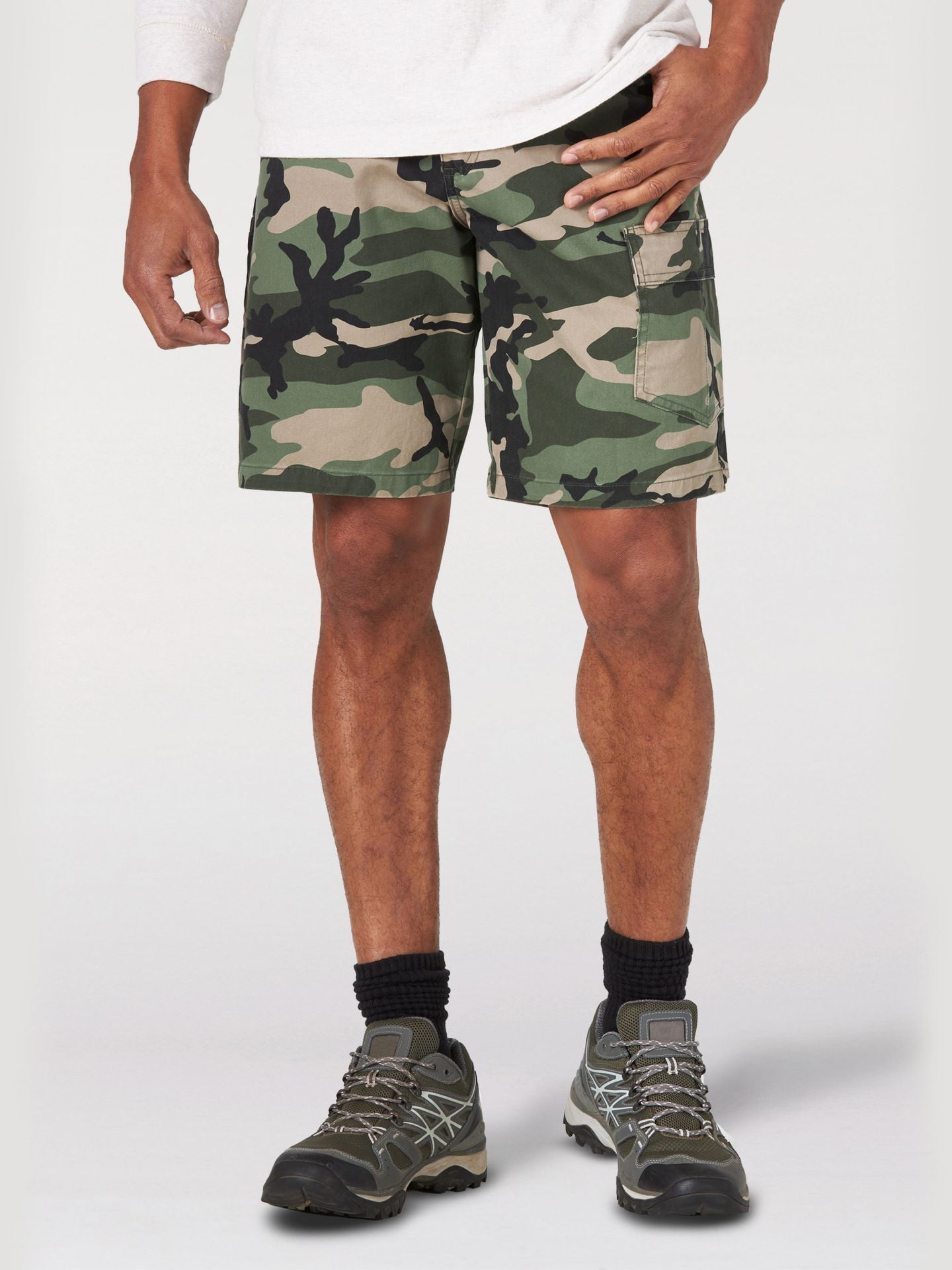Wrangler mens cheap camo cargo shorts