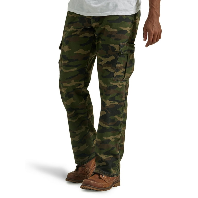 Wrangler Co Men's Relaxed Fit Fleece Lined Cargo Pants (Green Camo