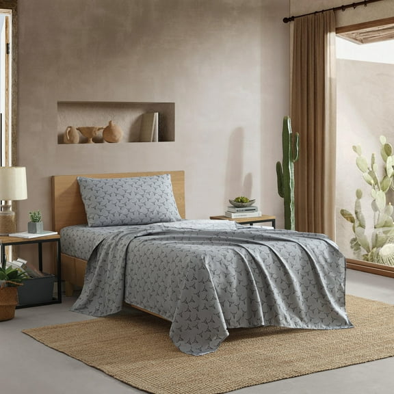 Wrangler - Twin XL Bed Sheets, Breathable & Wrinkle Resistant Bedding with Matching Pillowcase, Lightweight for Year-Round Use, Dorm Essentials (Steer Skulls Grey)