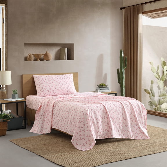 Wrangler - Twin XL Bed Sheets, Breathable & Wrinkle Resistant Bedding with Matching Pillowcase, Lightweight for Year-Round Use, Dorm Essentials (Steer Skulls Pink)