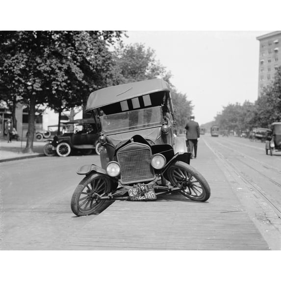 Wrecked Car On Washington History (24 x 18)