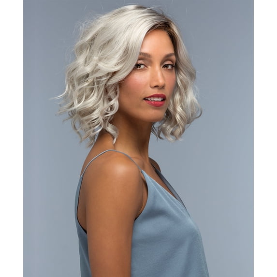 Wren Front Lace Line