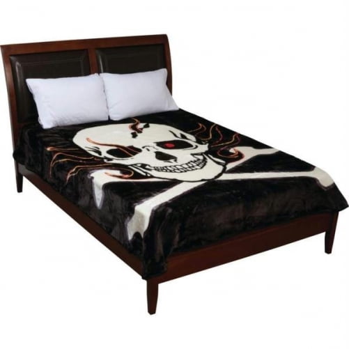 Wyndham House Skull & Cross Bones Blanket