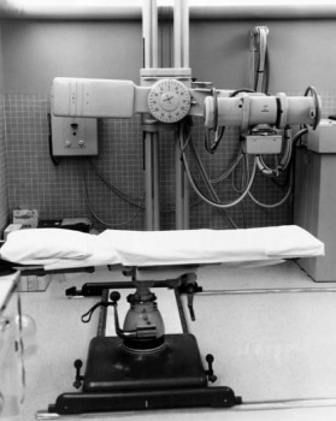 X-Ray machine in a hospital Canvas Art - (24 x 36)