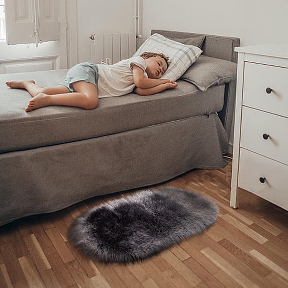 XEOVHV Soft Faux Sheepskin Fur Rug, Oval Small Sized Floor Area Shag Sofa Cover,Bedside Kitchen Living Room Nursery Mat, Dark Gray, 20"x32"
