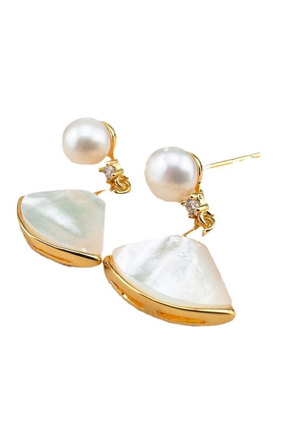 AAA Natural freshwater pearl earrings atmospheric gold light luxury high sense natural shell little dance dress temperament earrings for Women