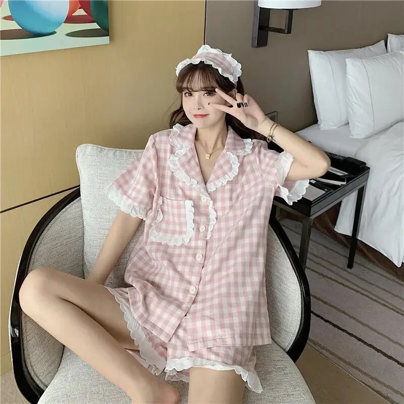 D’lunaas Women's Pajama Set - "Girls Do It Better" T-Shirt & Ruffled Shorts (65% Polyester, 35% Cotton)