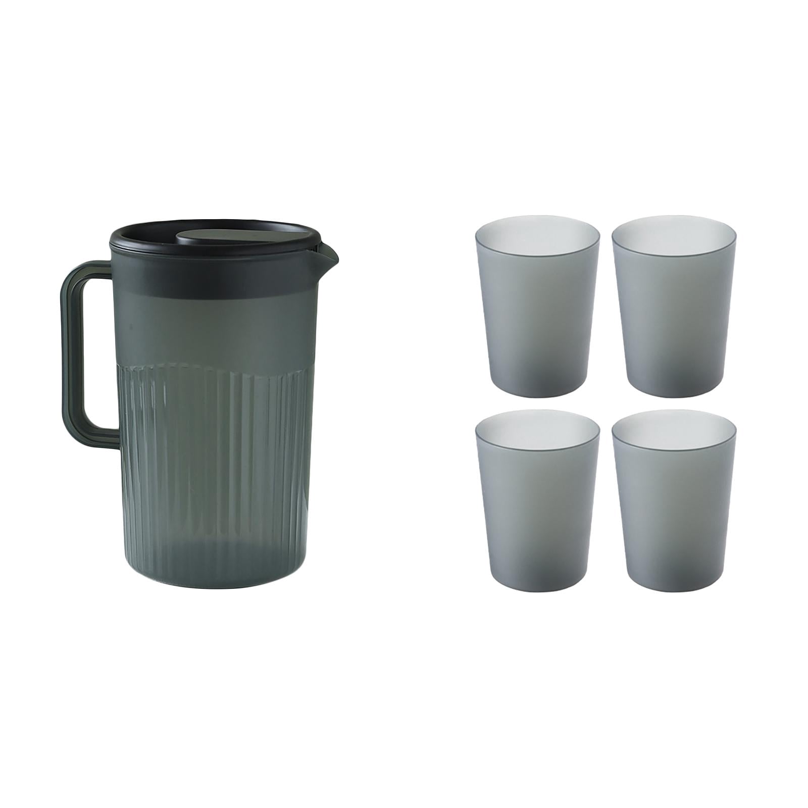XIPYYKM 2.5L Plastic Pitcher with Lid Large Capacity High Temperature Cold for Juice Tea Exquisite Appearance, with 4Pcs Cup