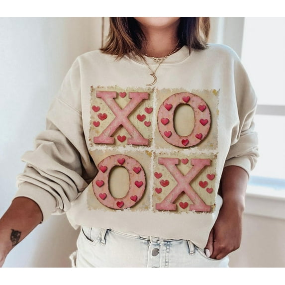 XOXO Valentine Sweatshirt, Retro Cupid Crewneck, Coquette Love Pullover, Cute Valentine’s Day Top, Aesthetic Heart Sweatshirt