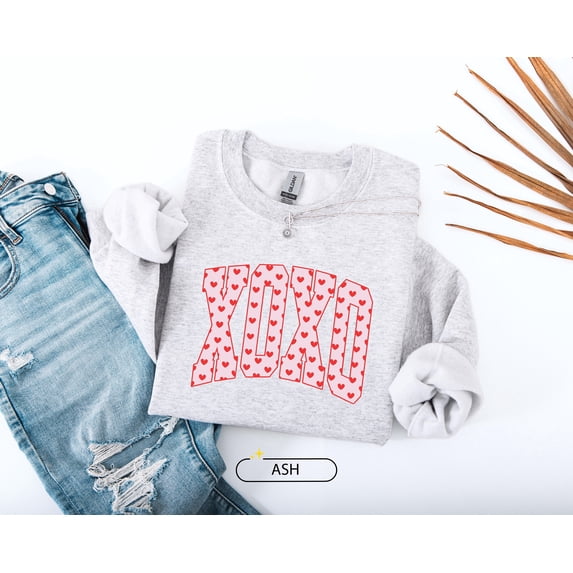 XOXO Valentines Day Sweatshirt, Cute Hearts Pullover For Her, Love Season Sweater, Romantic Holiday Crewneck, Valentine Gift For Girlfriend