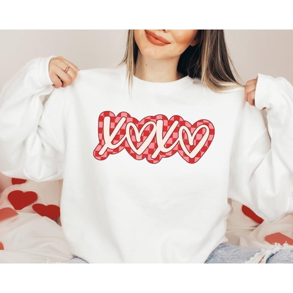 XOXO Valentines Sweatshirt, Checkered Valentine's Day Crewneck, Girlfriend Valentine Sweater, Love Sweatshirt, Xoxo Sweatshirt, Love Shirt TSHIRT All Size S-5XL