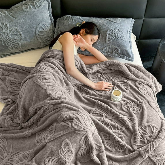 XYAIYT Fleece Throw Blanket Cozy Soft Plush Taffeta Style Dermatologically Friendly Anti Pilling Fast Dry Breathable Microfiber Throw Sofa Bed Travel Office Home Gifts Women 59.1x78.7in Silver