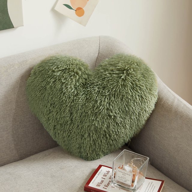 XeGe Luxury 15"x17" Faux Fur Heart Shaped Pillow, Plush Shaggy Decorative Throw Pillow, Fluffy