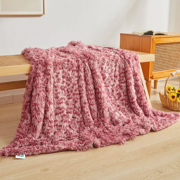 XeGe Luxury Faux Fur Leopard Print Throw, Soft 50x60 Cheetah Print Fluffy Blanket, Shaggy Plush Decorative Couch Blanket, Cute Furry Fuzzy Animal Throw for Sofa Bed, Leopard Pink